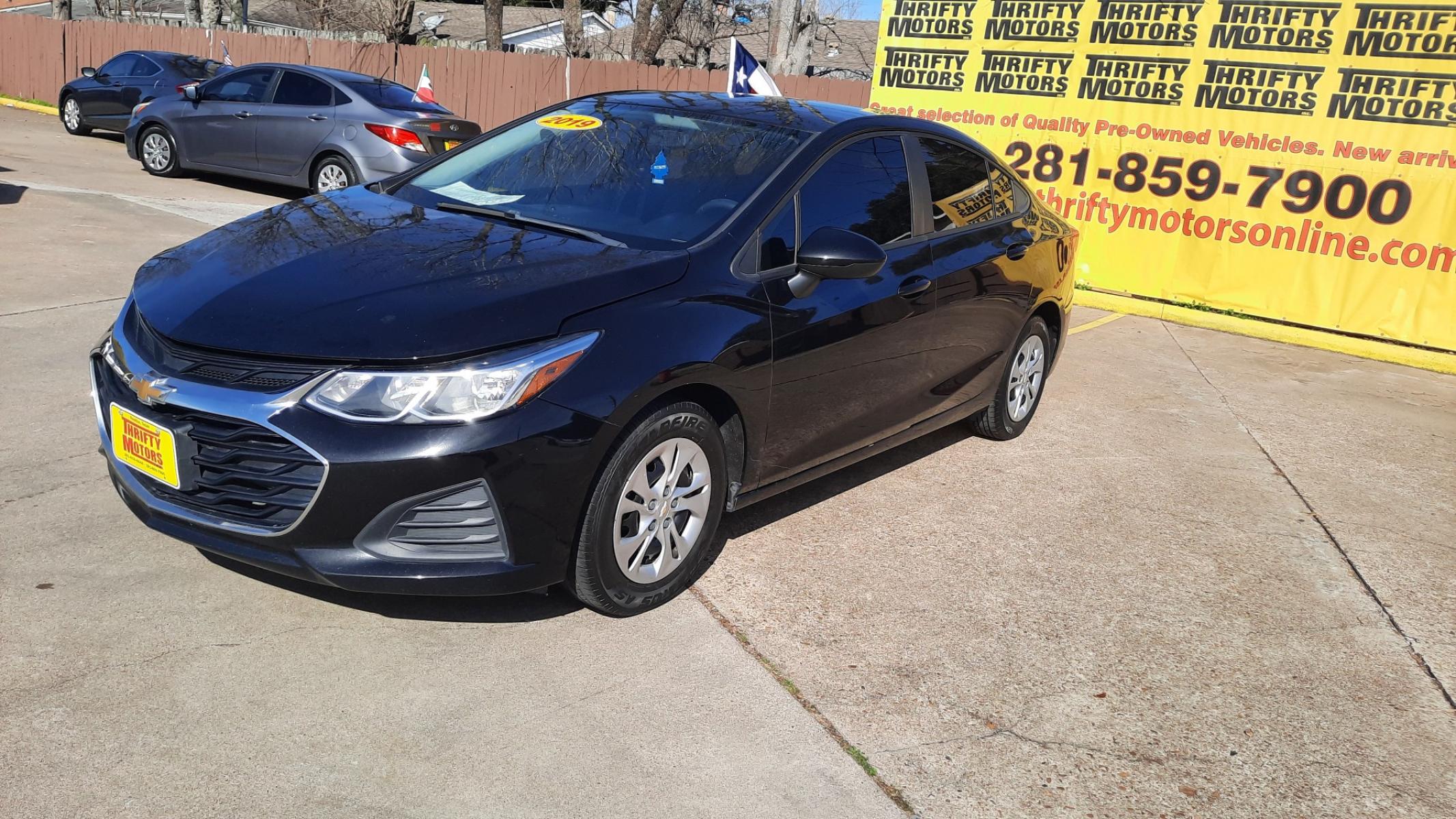 2019 Chevrolet Cruze (1G1BC5SM8K7) , located at 16710 Clay Rd., Houston, TX, 77084, (281) 859-7900, 29.834864, -95.656166 - Photo #0